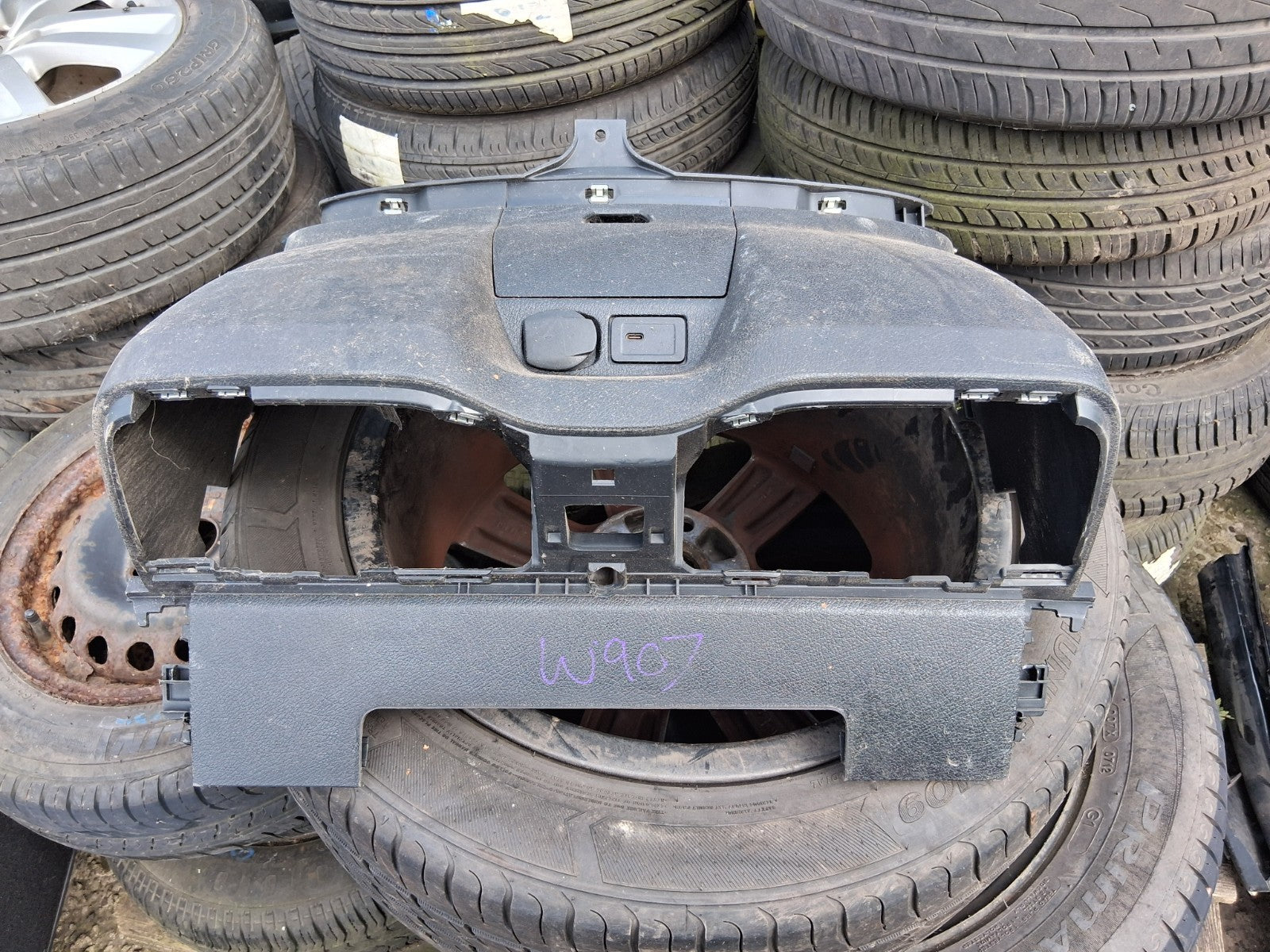 2023 MERCEDES BENZ SPRINTER W907 DASH TRIM & USB PORT A910682601