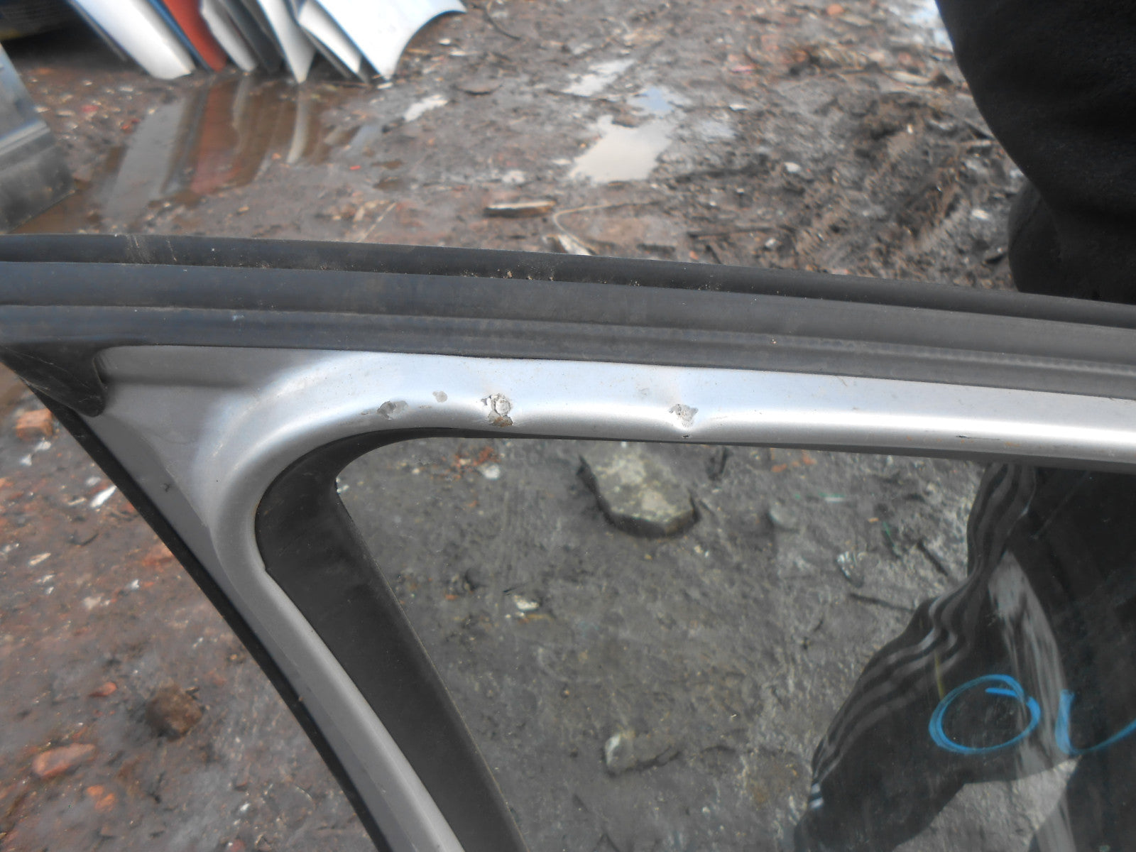 VAUXHALL VECTRA C (MK2) 2003 SALOON ESTATE NSF PASSENGER SIDE FRONT DOOR SILVER