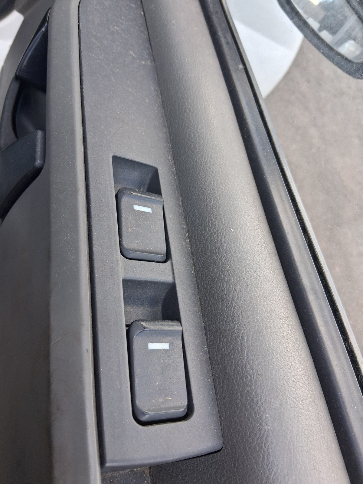 2020 SAIC LDV V80 OSF DRIVER SIDE FRONT RIGHT BARE DOOR WHITE