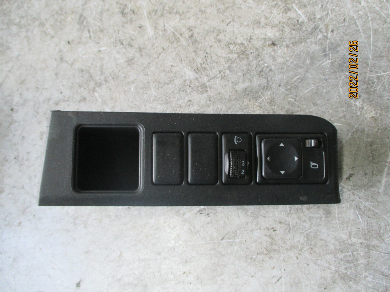 NISSAN NOTE 2008 MK1 OSF FRONT DRIVER SIDE DOOR CONTROL SWITCH SURROUND TRIM