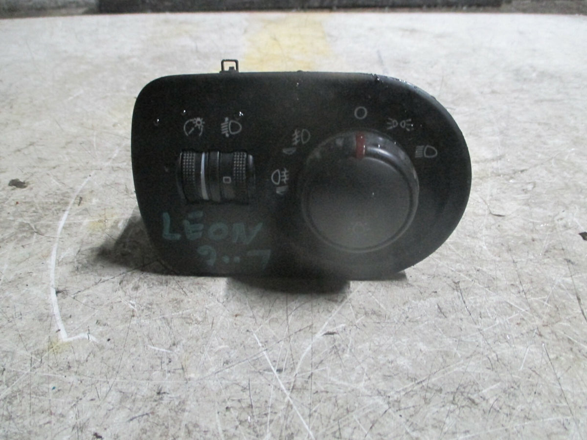 SEAT LEON MK2 2007 HEADLIGHT CONTROL SWITCH 1P2941431B
