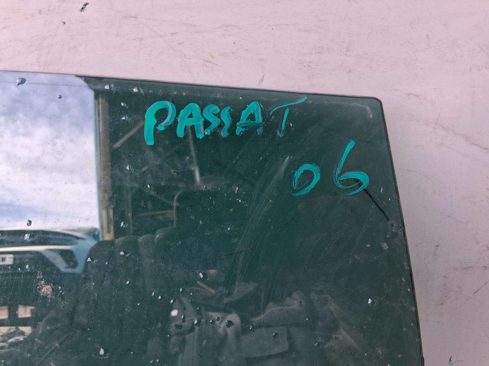 2006 VOLKSWAGEN PASSAT B6 OSR DRIVER SIDE REAR RIGHT WINDOW GLASS