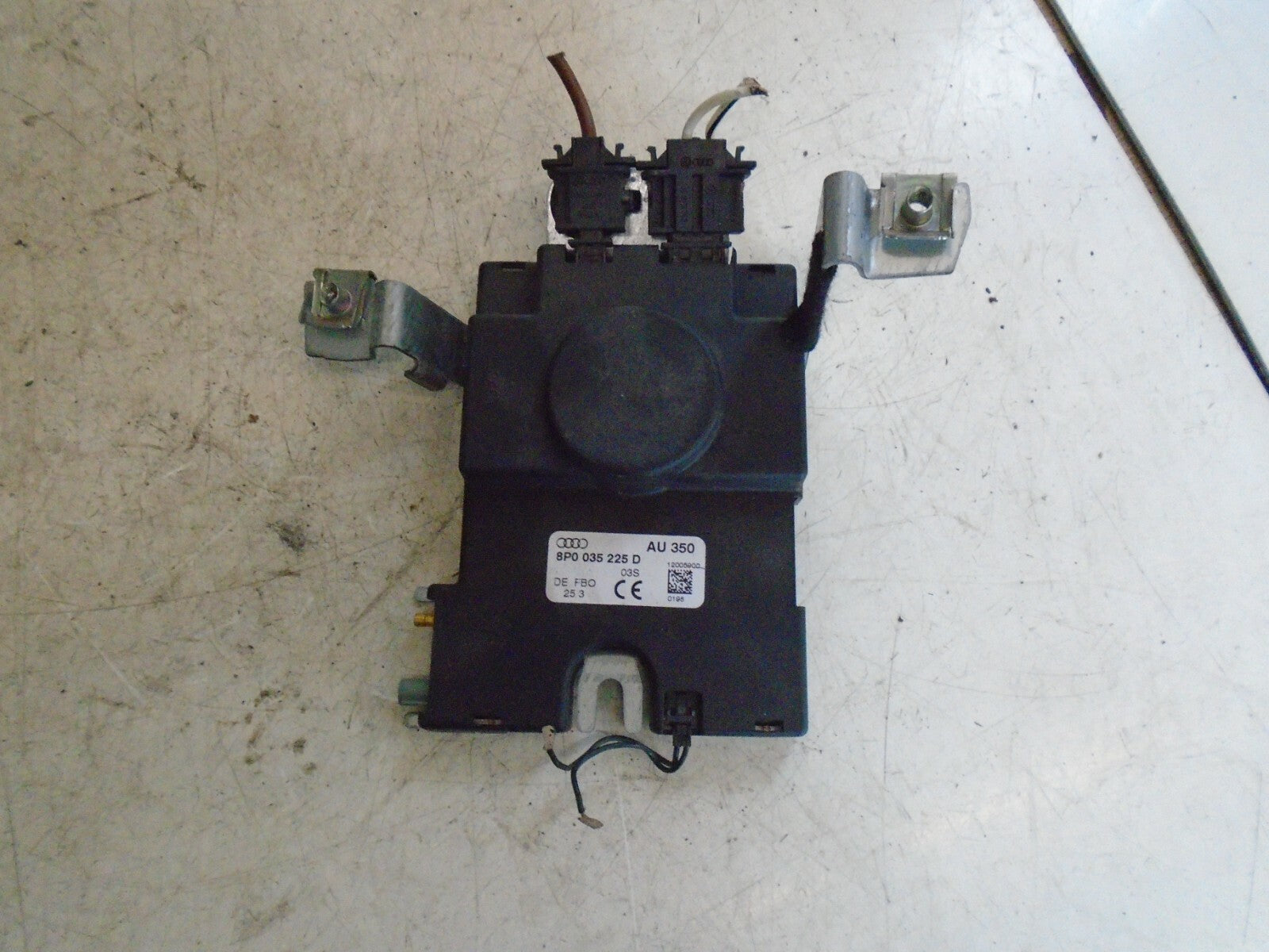 AUDI A3 8P 2003 RADIO ANTENNA AERIAL AMPLIFIER 8P0035225D