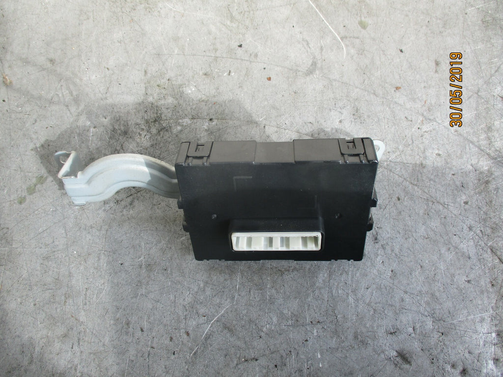 SUZUKI SWIFT MK3 CLIMATE CONTROL MODULE ECU 3953068L01