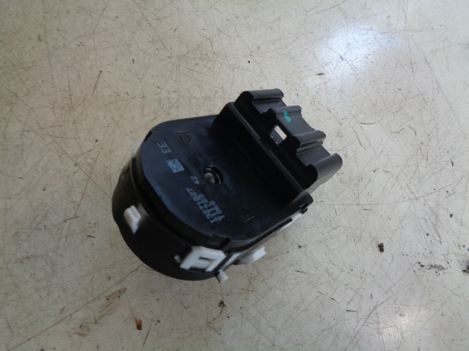 VAUXHALL ASTRA J 2013 ELECTRIC WING CONTROL SWITCH 13271827