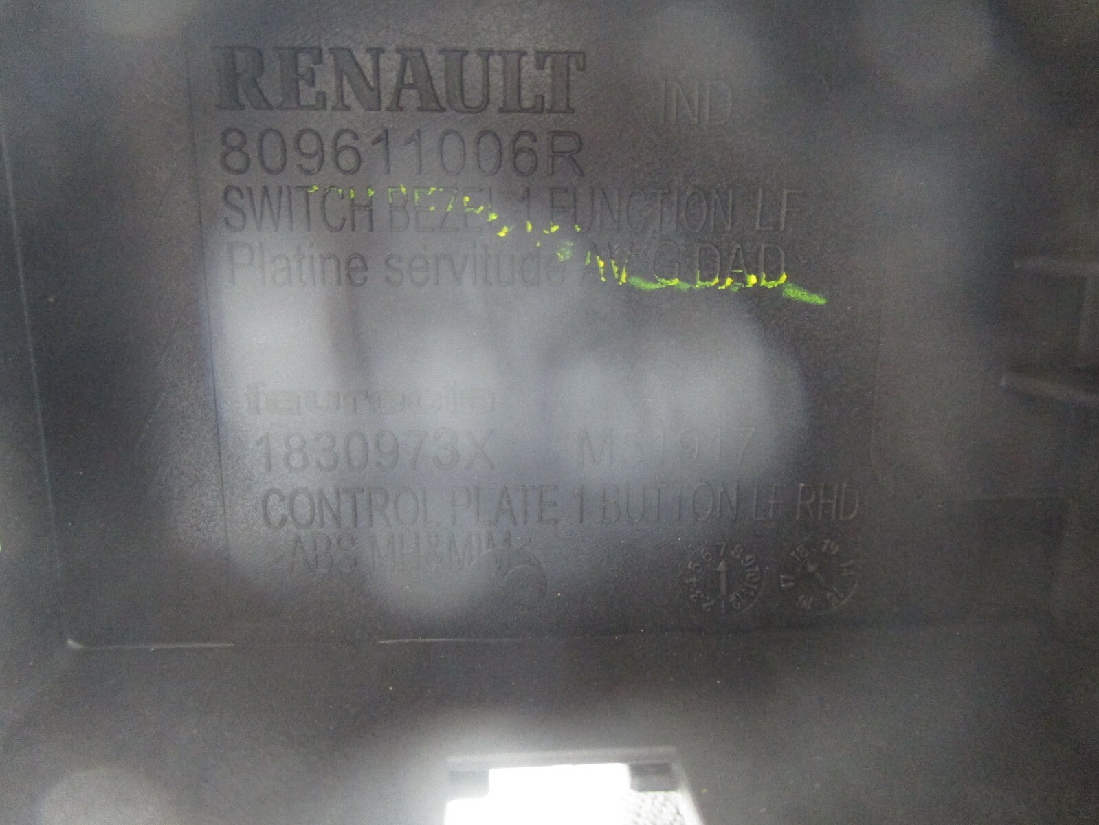 RENAULT CLIO X98 MK4 DOOR TRIM COVER 809611006R
