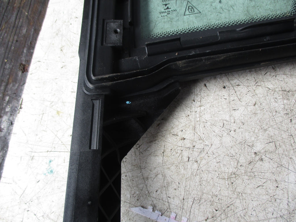 JAGUAR XE 2017 OSR DRIVER SIDE REAR DOOR QUARTER WINDOW GLASS