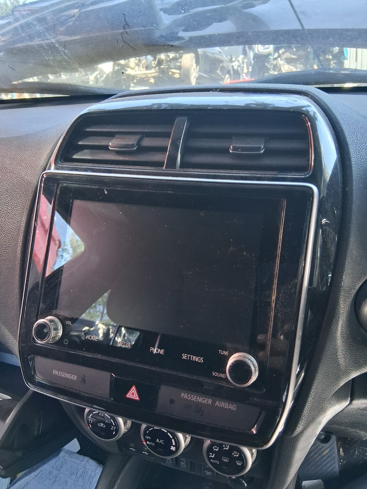 2020 MITSUBISHI ASX FRONT DASH DASHBOARD AIR VENTS & BLACK TRIM HAS SCRATCHES