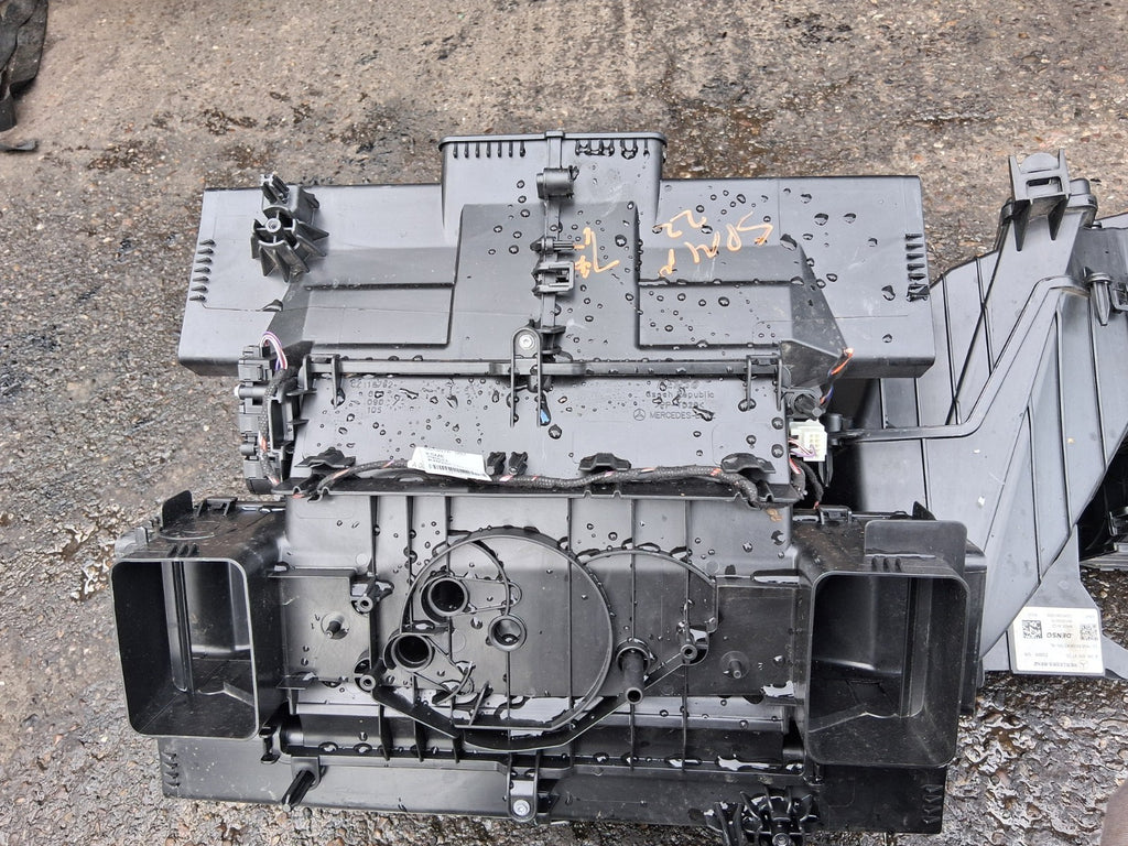 2022 MERCEDES SPRINTER W907 HEATER MATRIX BOX BLOWER MOTOR  FAN A9108306001