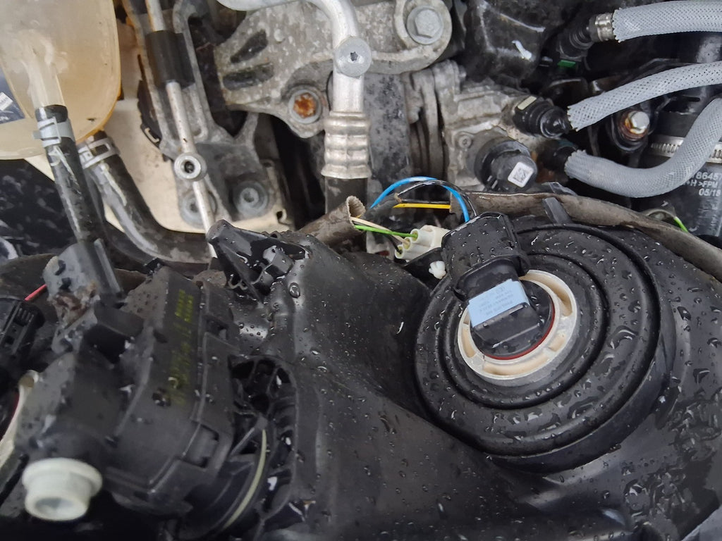 2018 NISSAN MICRA K14 OSF DRIVER SIDE FRONT RIGHT HEADLIGHT DAMAGED 260105FF0A
