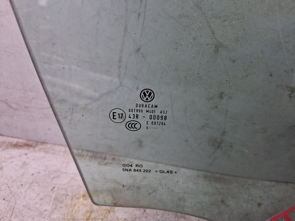 2016 VOLKSWAGEN TIGUAN OSF DRIVER SIDE FRONT RIGHT WINDOW GLASS 43R00098