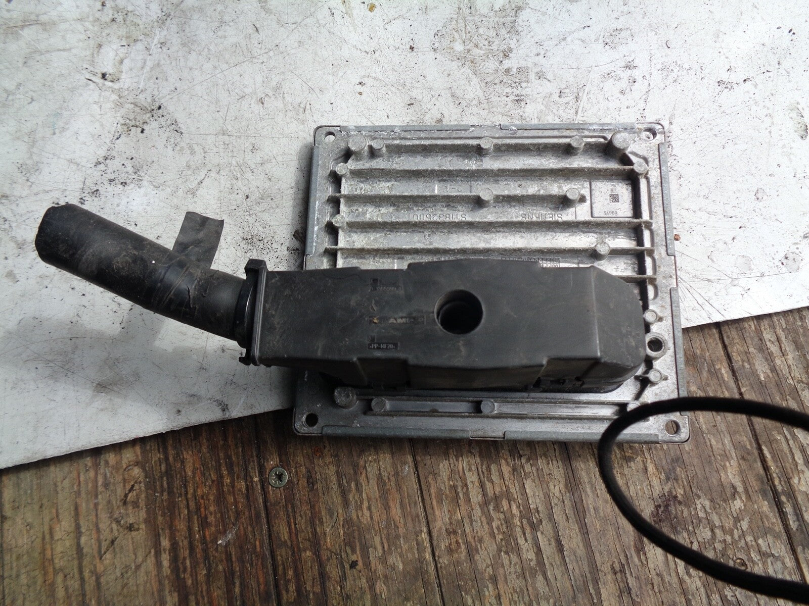 FORD FOCUS MK2 HATCHBACK 1.6 ENGINE CONTROL UNIT 5M51 12A650 HE