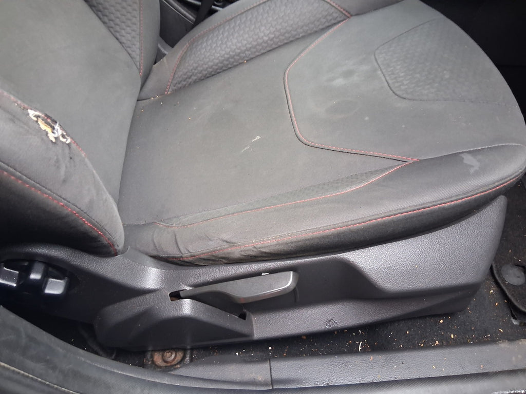 2017 FORD FOCUS MK3 ST LINE OSF DRIVER SIDE FRONT RIGHT COMPLETE FABRIC SEAT