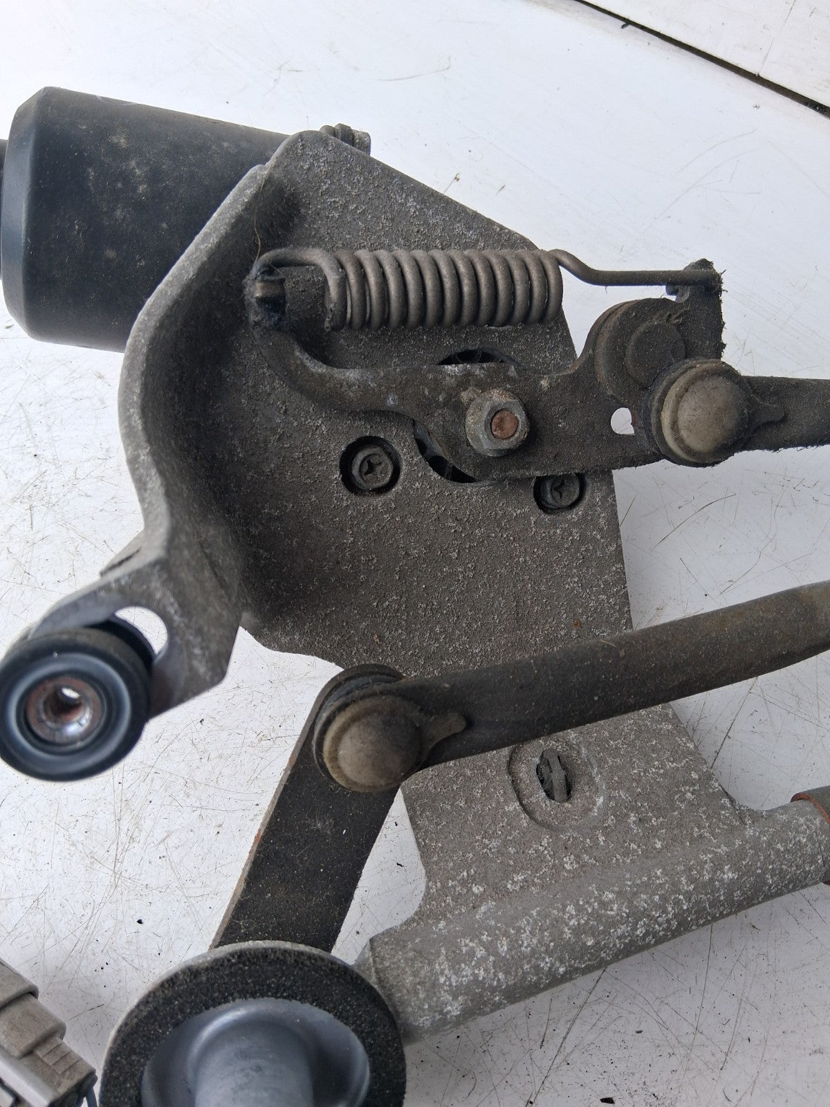 TOYOTA ESTIMA MK3 2013 FRONT WIPER MOTOR LINKAGE UNIT 8511028040