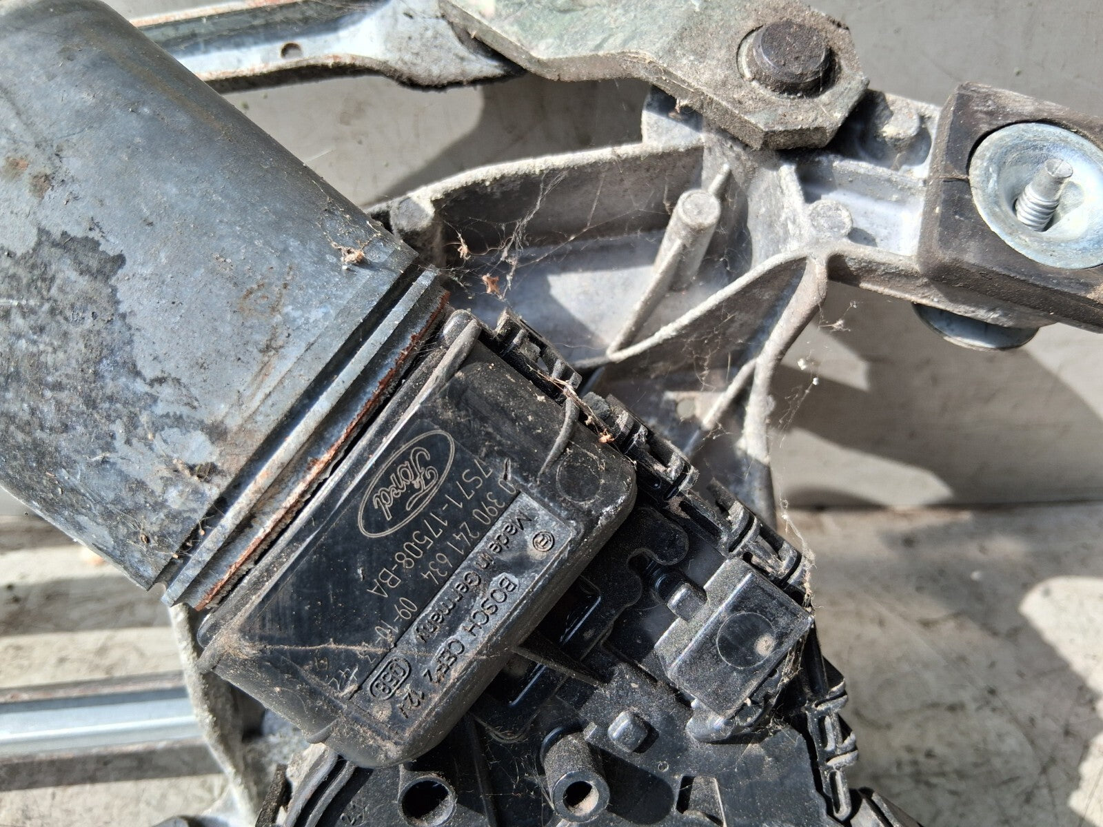 FORD MONDEO MK4 2008 FRONT WINDSCREEN WIPER MOTOR & LINKAGE 7S711750