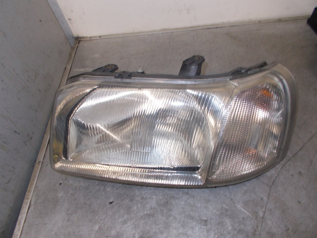 LAND ROVER L314 2002 MK1 PRE FACELIFT NS PASSENGER SIDE HEADLIGHT HEADLAMP