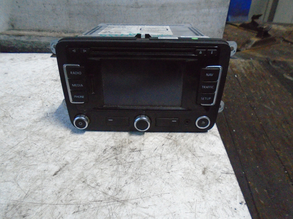 VW VOLKSWAGEN PASSAT 2014 B7 SAT NAV CD PLAYER DISPLAY HEAD UNIT 3C8035279G