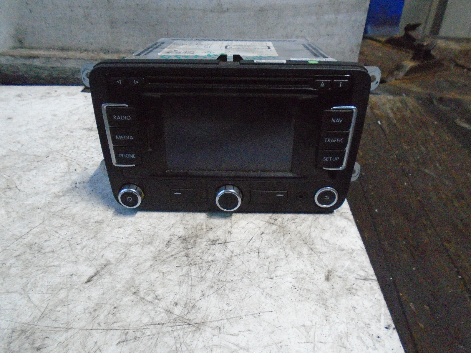 VW VOLKSWAGEN PASSAT 2014 B7 SAT NAV CD PLAYER DISPLAY HEAD UNIT 3C8035279G