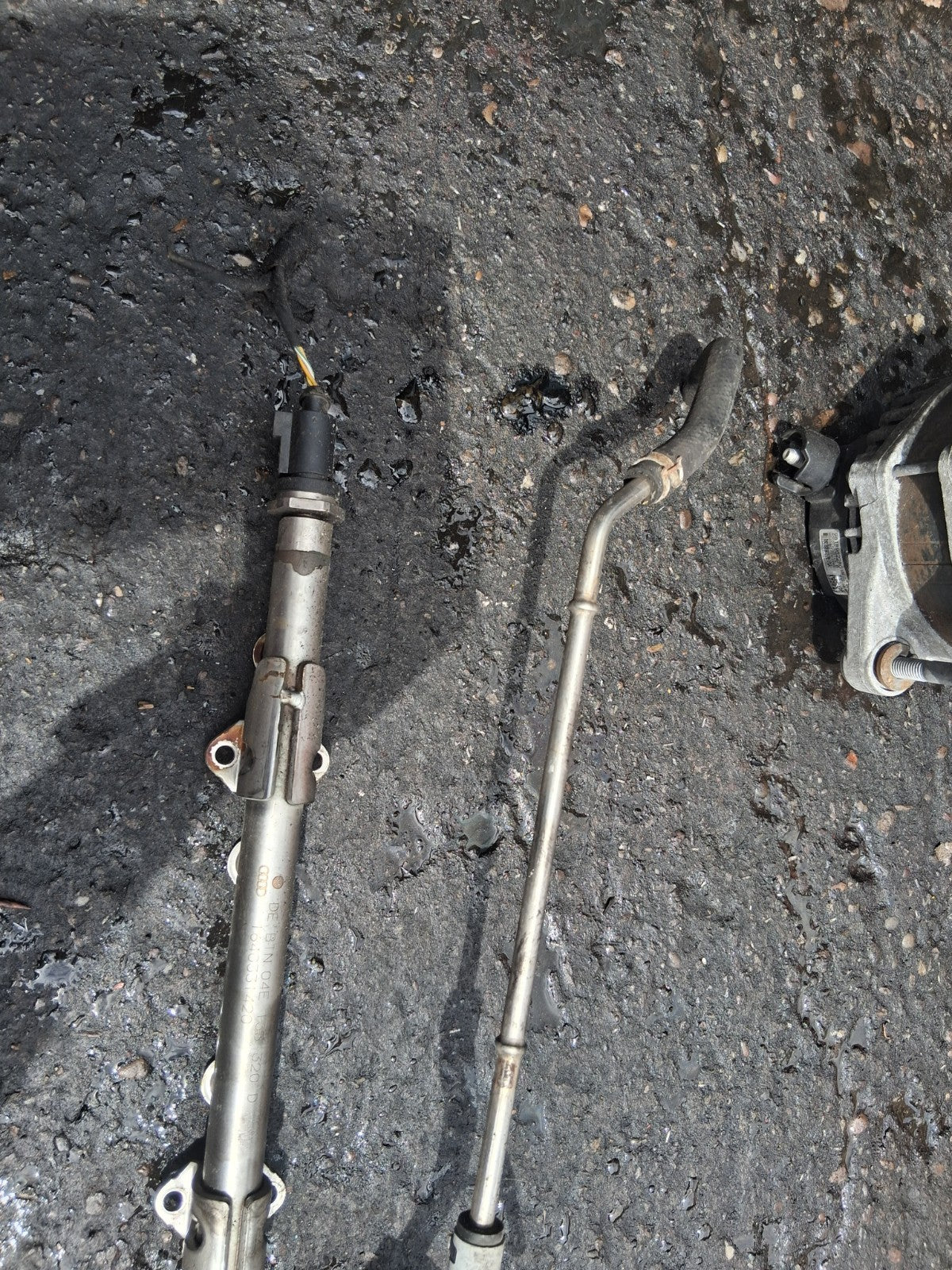 2016 VW VOLKSWAGEN GOLF MK7 1.4 PETROL FUEL RAIL AND PUMP 04E133320D