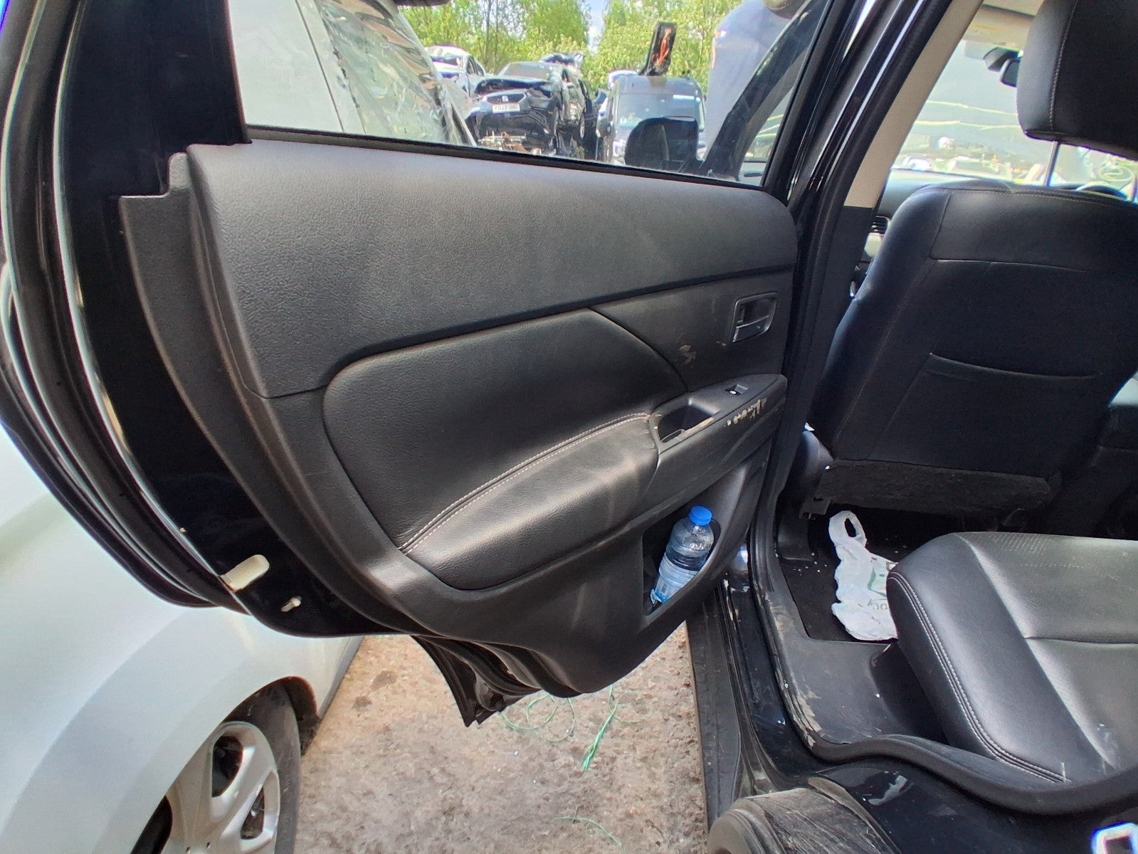 2018 MITSUBISHI OUTLANDER MK3 NSR PASSENGER SIDE REAR LEATHER DOOR CARD PANEL