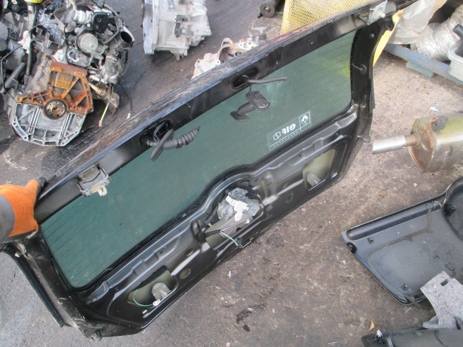 RENAULT CLIO MK2 REAR BARE TAILGATE BOOTLID BLACK