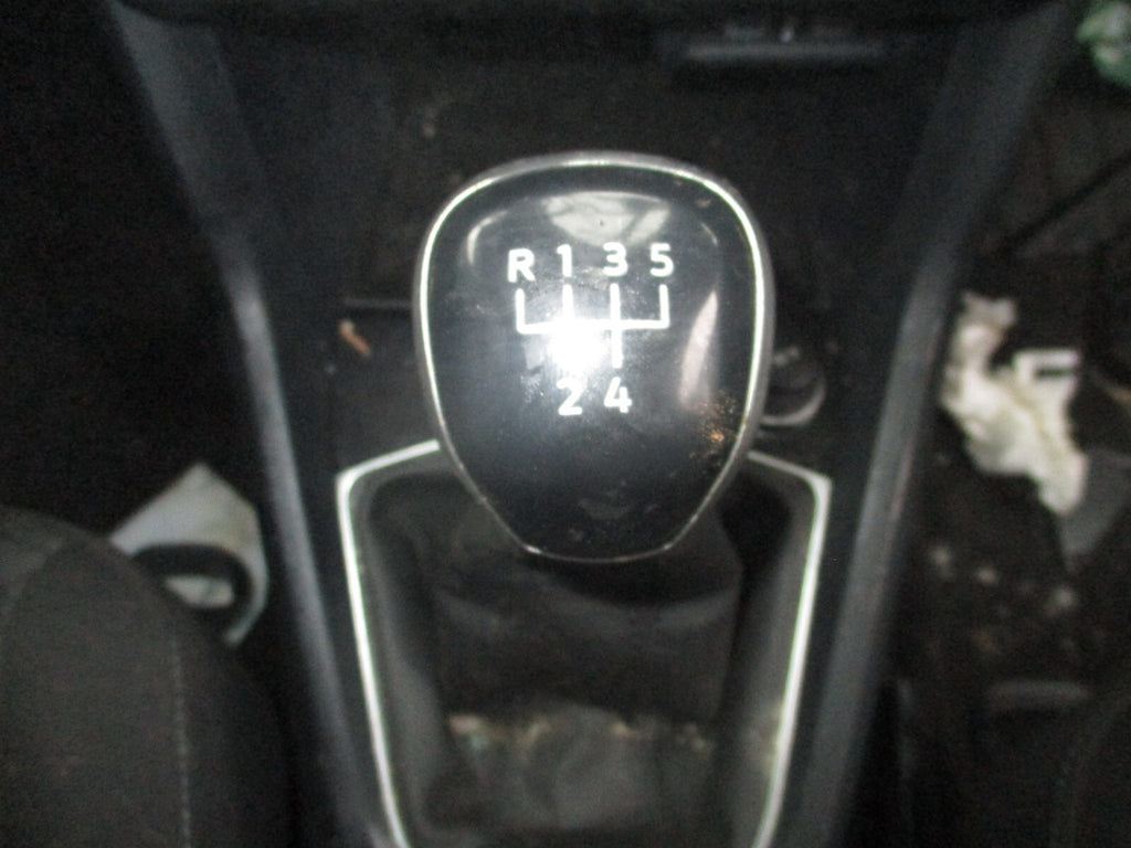 2023 VW VOLKSWAGEN T CROSS 5 SPEED MANUAL GEARSTICK GEARSHIFTER GAITER