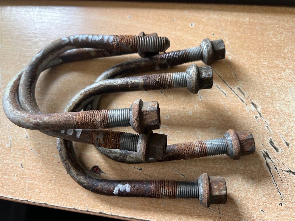 2020 MERCEDES BENZ SPRINTER W907 REAR AXLE U BOLT SET OF 4