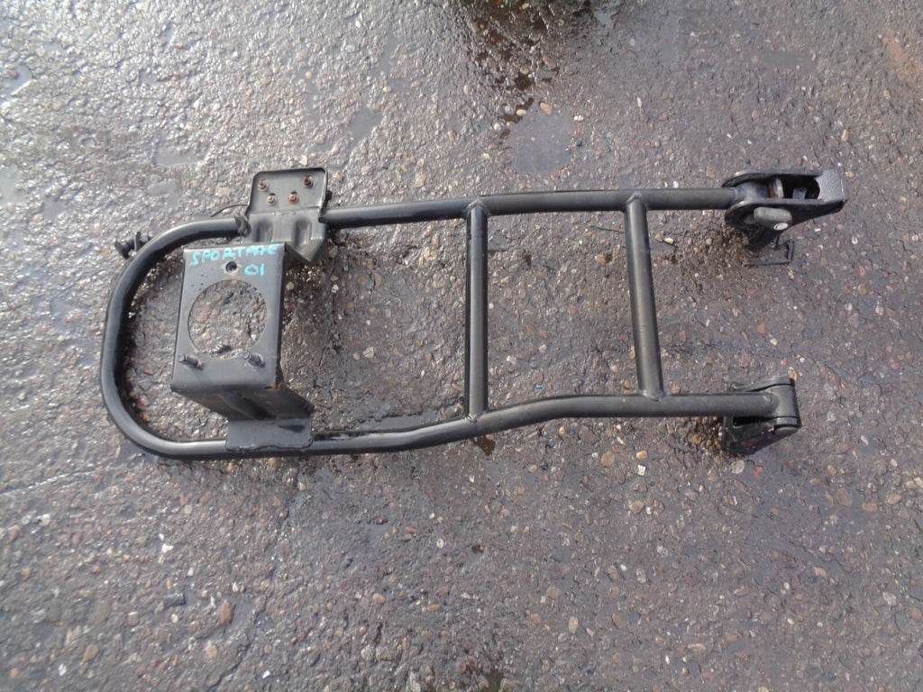 KIA SPORTAGE MK1 2001 RERA BOOT TAILGATE SPARE WHEEL HOLDER