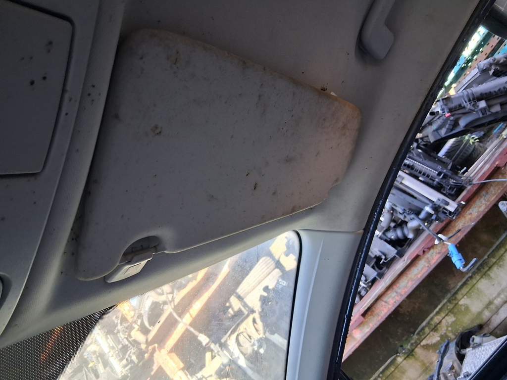 2009 FORD KUGA MK1 OSF DRIVER SIDE FRONT RIGHT SUN VISOR SHADE