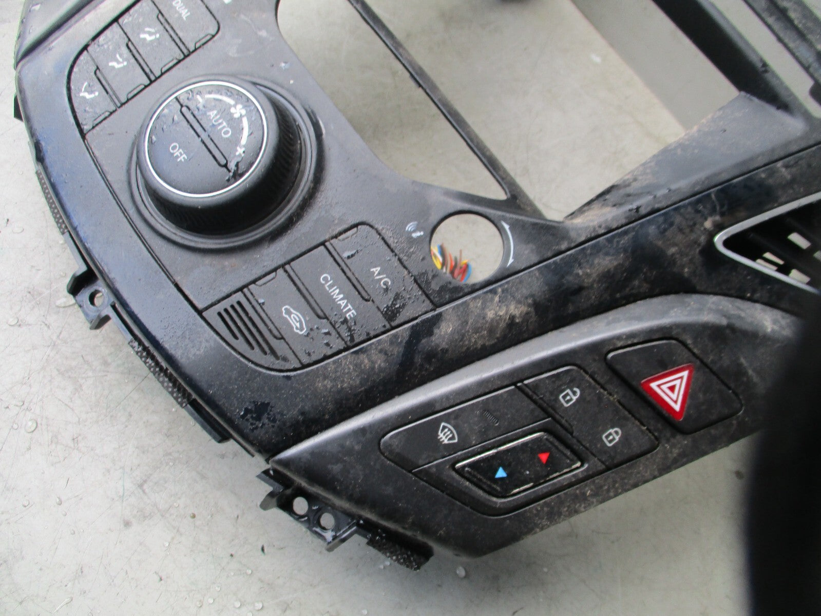 2012 HYUNDAI I40 1.7 DIESEL HEATER CLIMATE CONTROL WITH AIR VENT TRIM 972503Z900