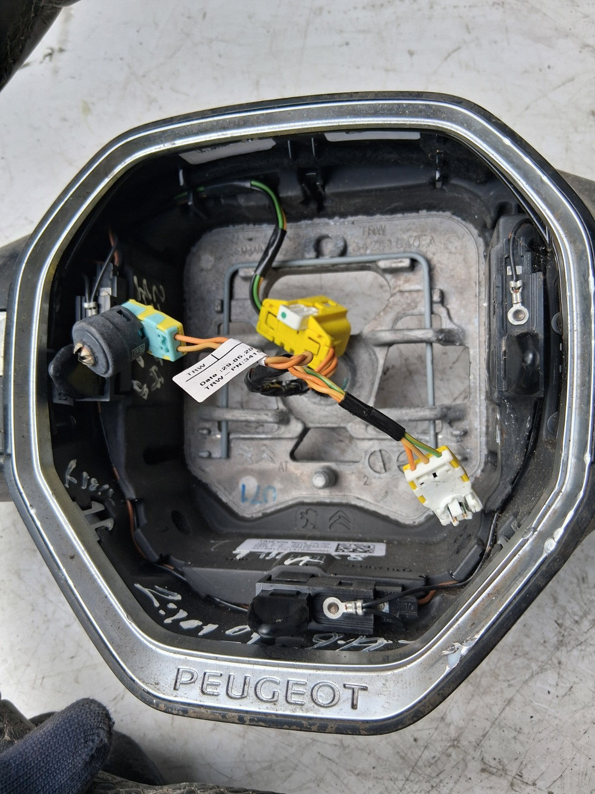 2012 PEUGEOT 3008 MULTIFUNCTION STEERING WHEEL 34241640A