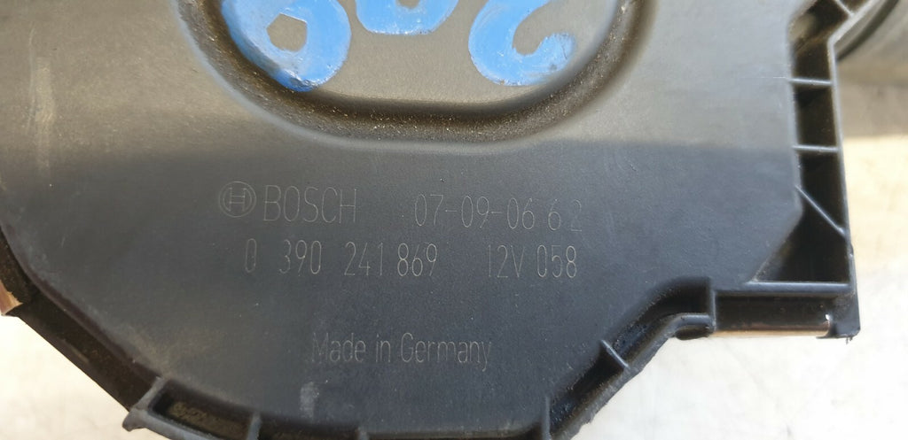 PEUGEOT 308 2010 FRONT WINDSCREEN WIPER MOTOR 0390241869
