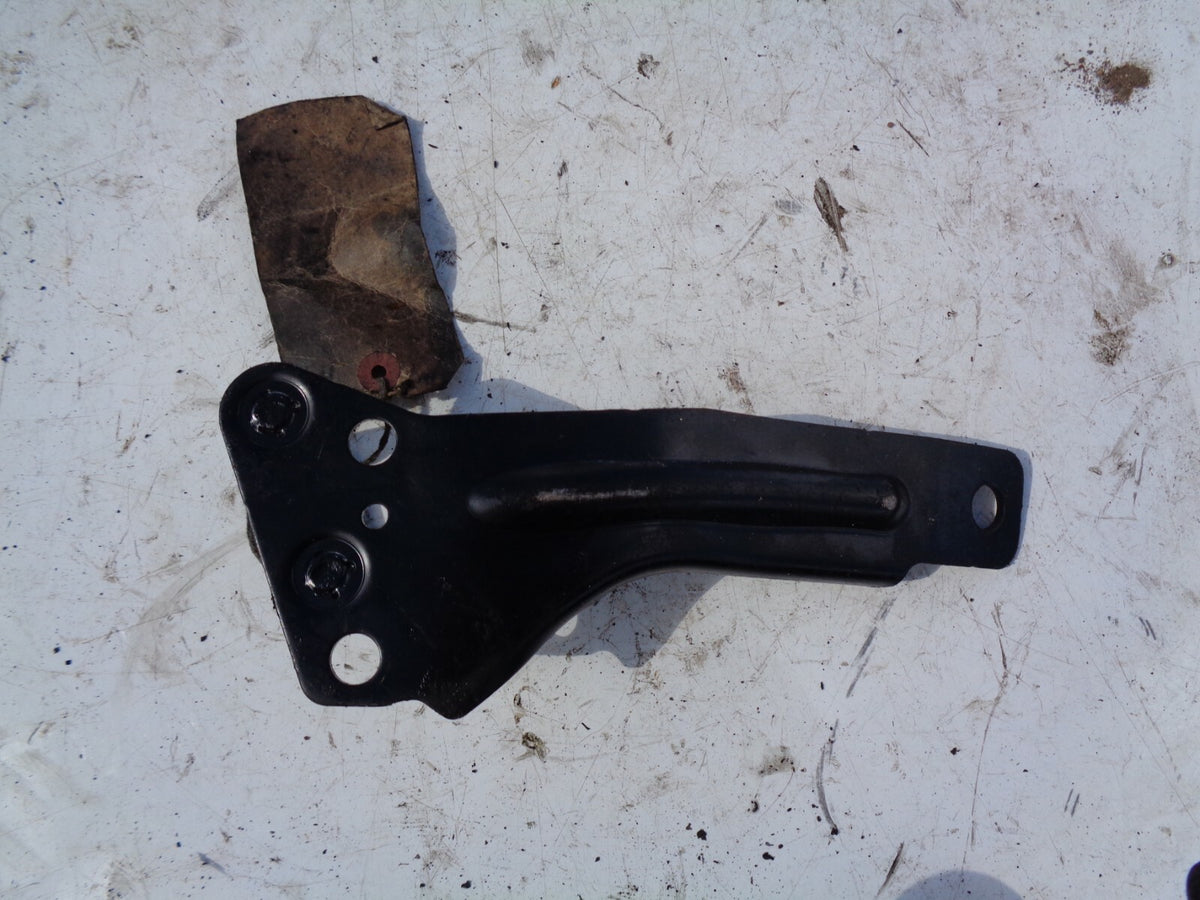 BMW 1 SERIES F20 2011 OSR DRIVER SIDE REAR BOOT SUPPORT ROD BAR MOUNT BRACKET