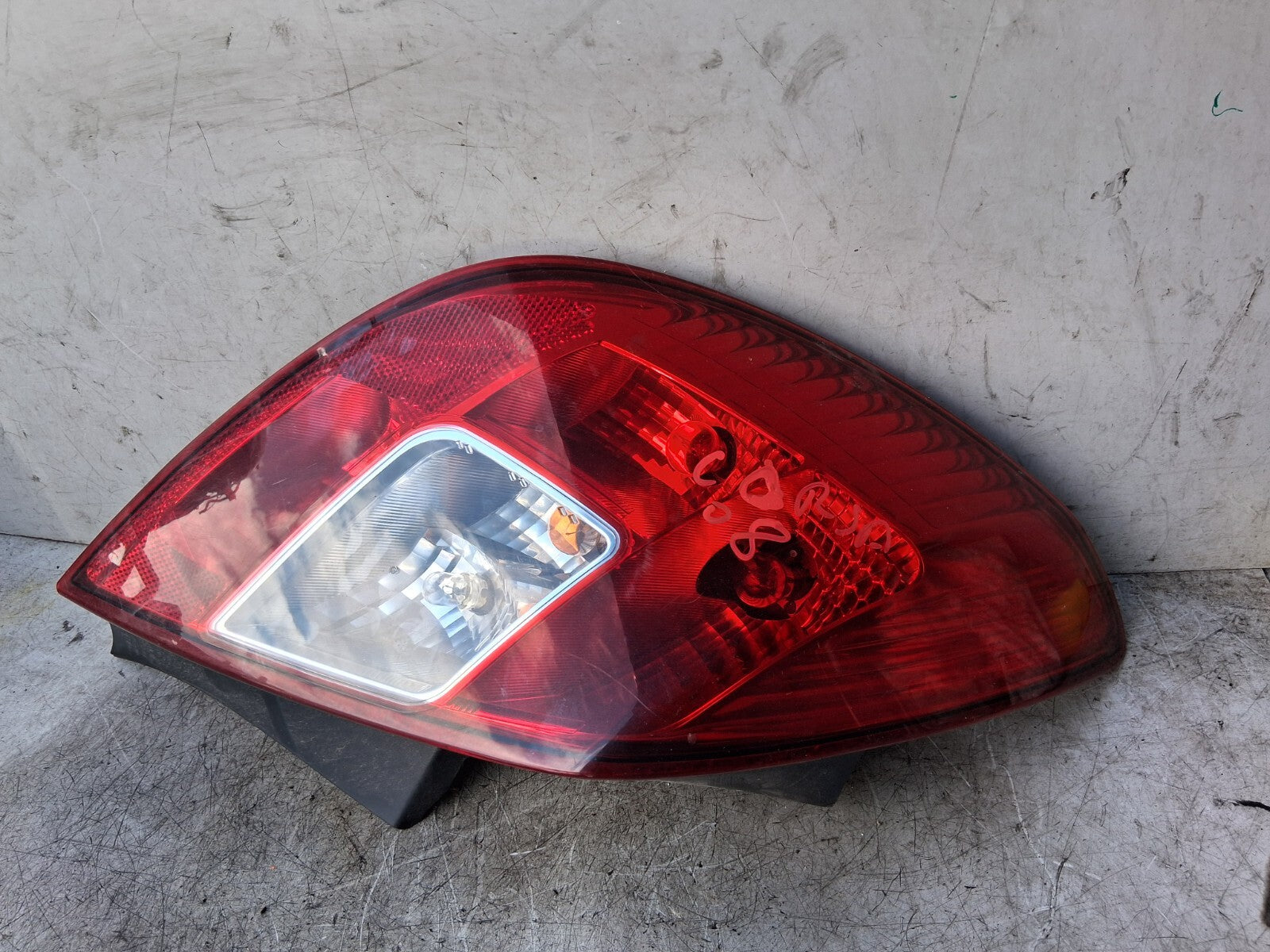 2008 VAUXHALL CORSA D NSR PASSENGER SIDE REAR LEFT TAIL LIGHT 89318811