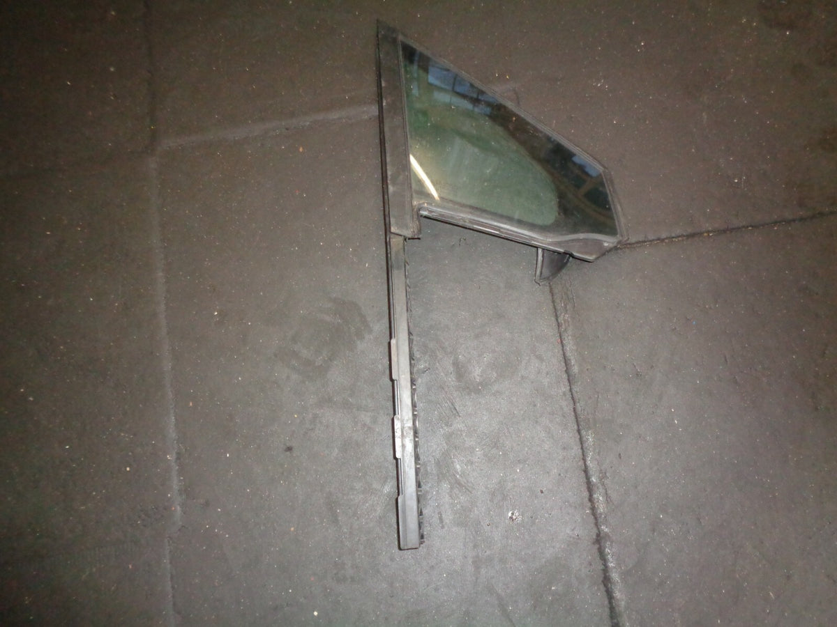 PEUGEOT 208 2016 3 DOOR HATCHBACK OSF DRIVER SIDE FRONT QUARTER GLASS WINDOW