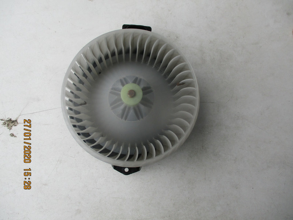 SUZUKI SWIFT MK3 2015 HEATER AIR BLOWER FAN MOTOR ASSEMBLY UNIT AV1261