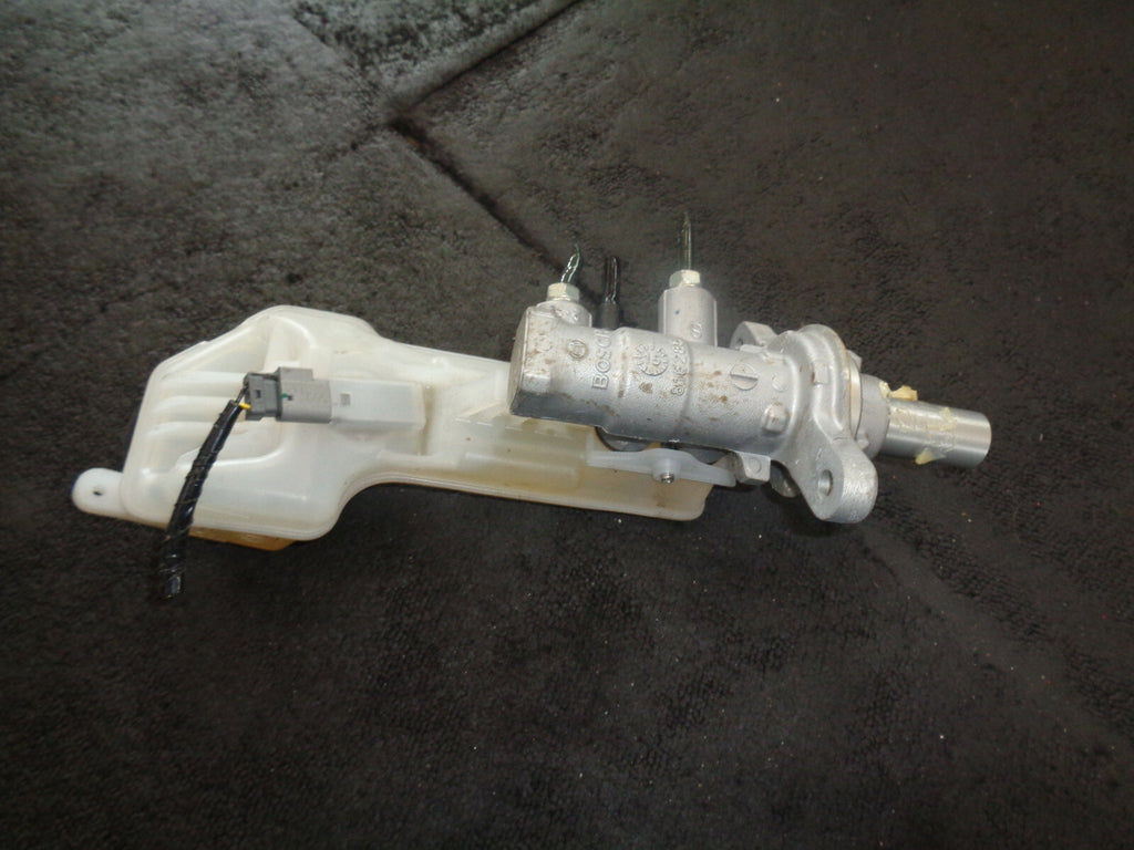 MAZDA 2 MK3 DJ 2015 1.5 PETROL BRAKE MASTER CYLINDER