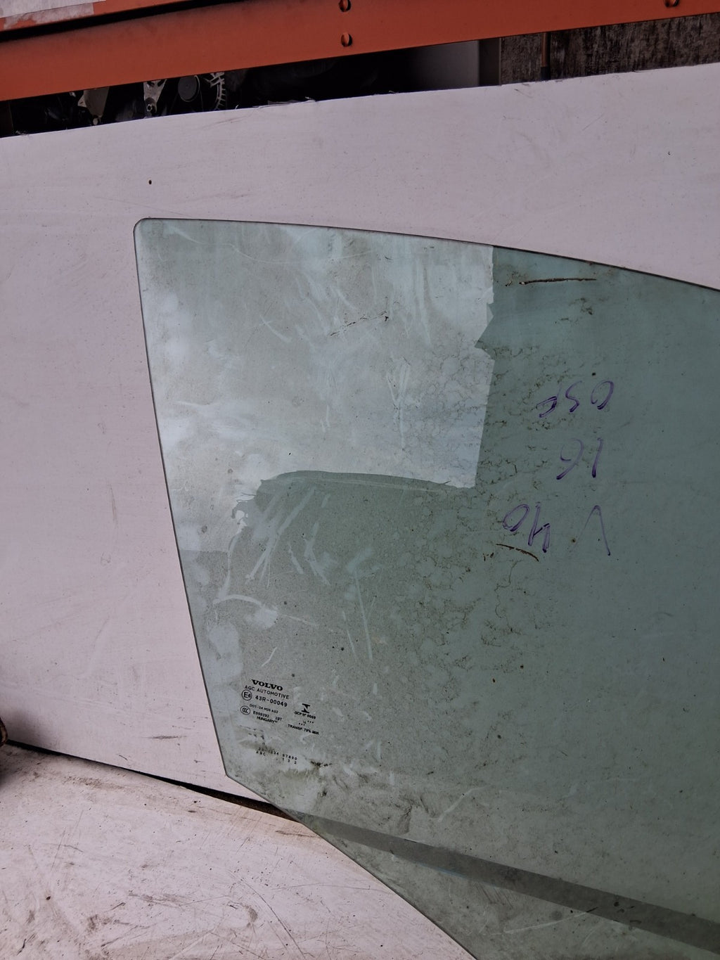 2016 VOLVO V40 R DESIGN OSF DRIVER SIDE FRONT WINDOW GLASS