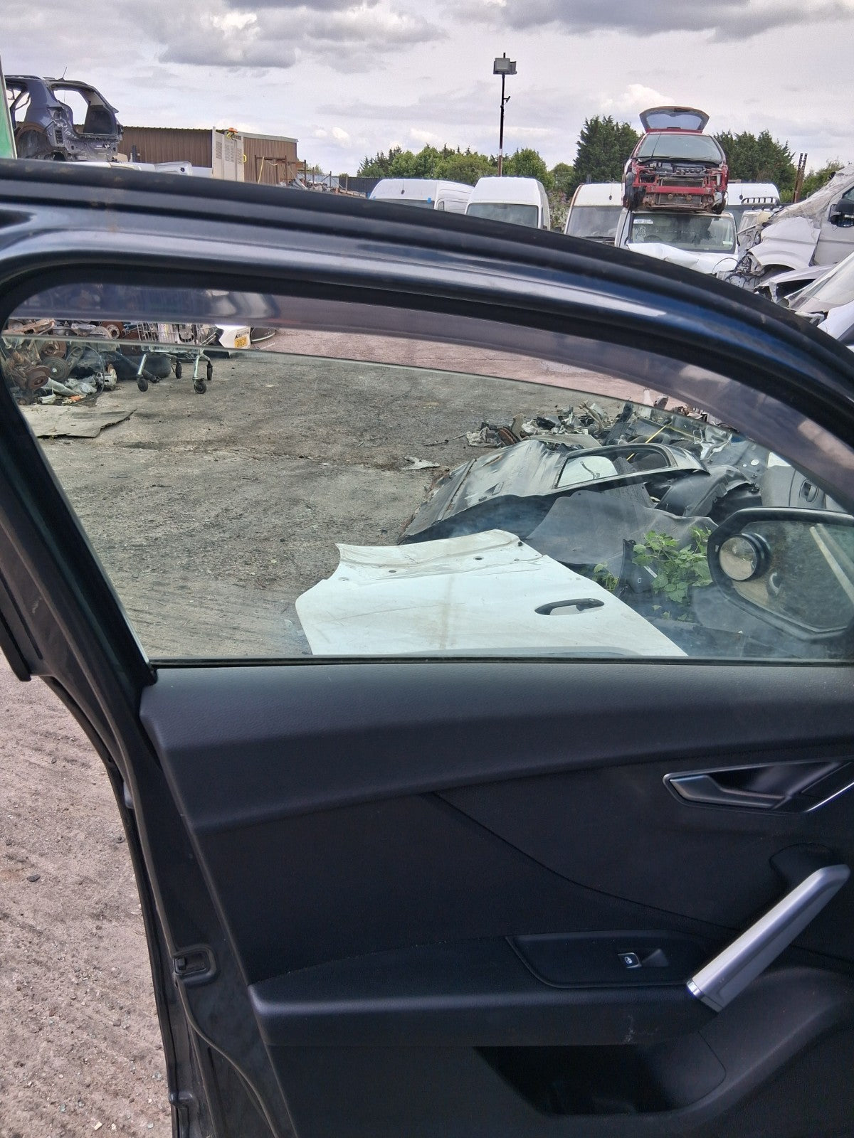 2021 AUDI Q2 MK1 FACELIFT NSF PASSENGER SIDE FRONT WINDOW GLASS