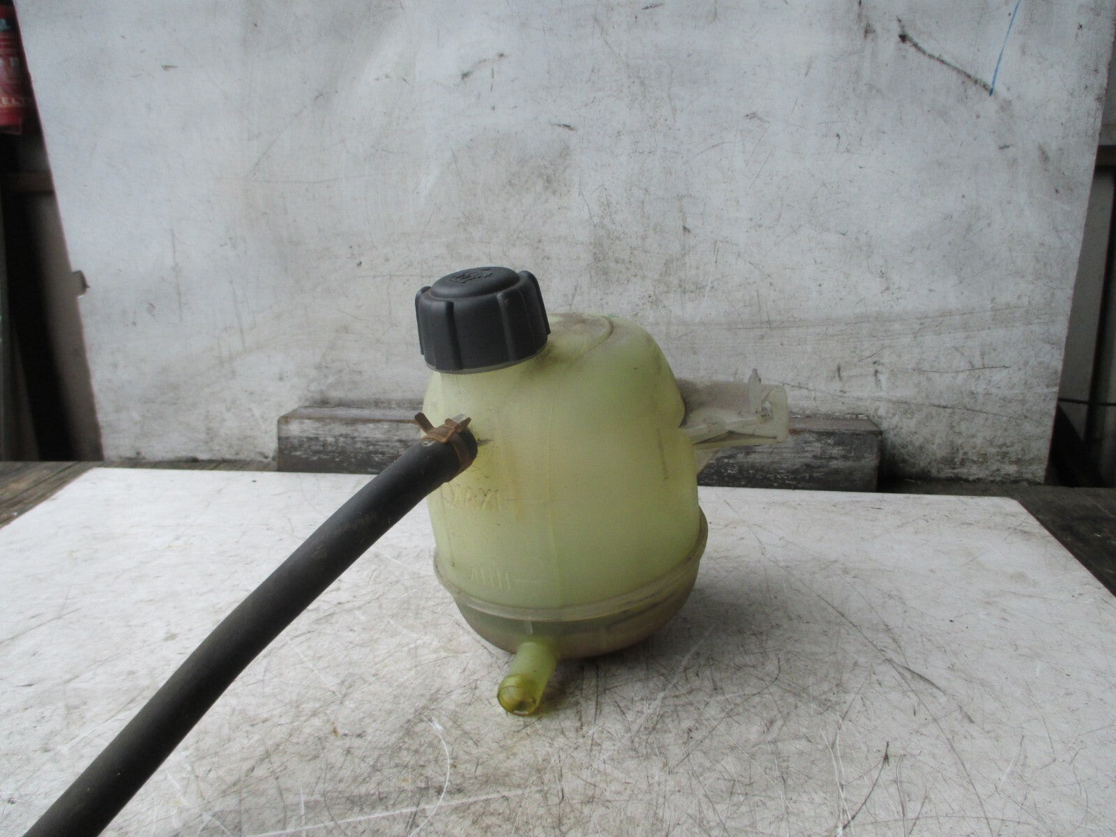 RENAULT CLIO 2001 COOLANT EXPANSION BOTTLE TANK 7700836316