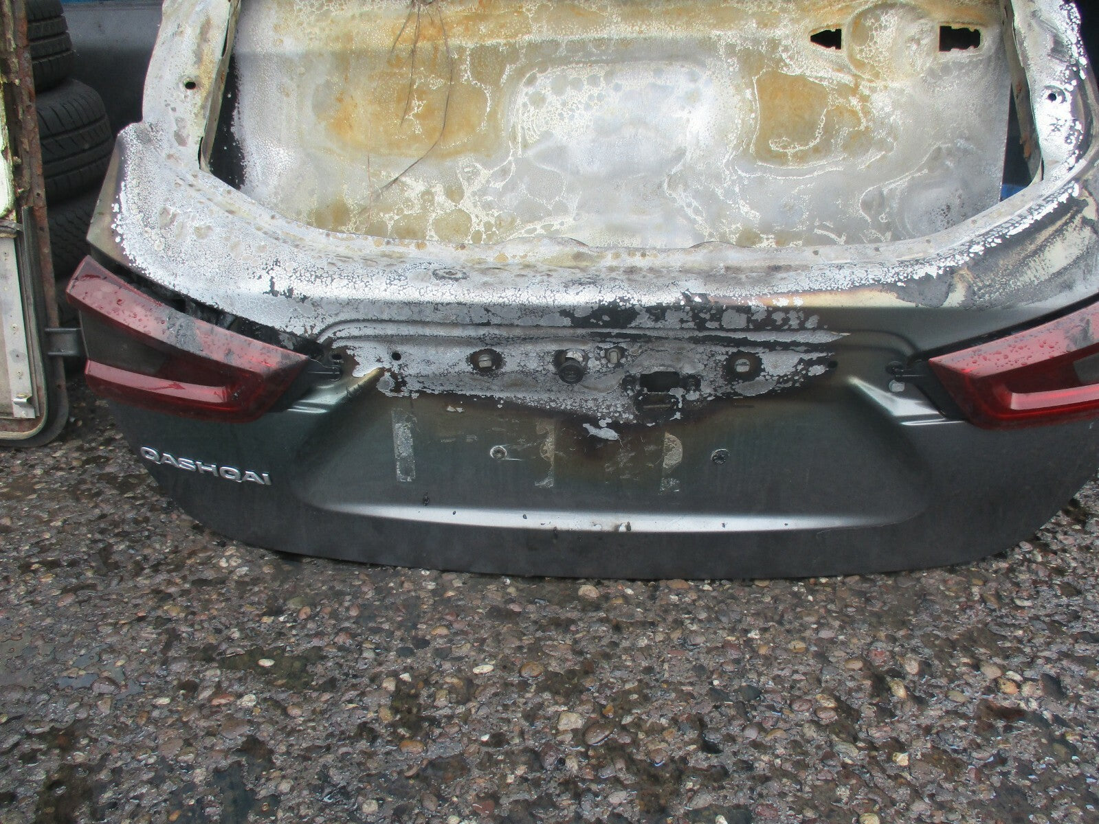 NISSAN QASQAI J11 (MK2) TAILGATE BOOTLID SHELL GREY (DAMAGED)