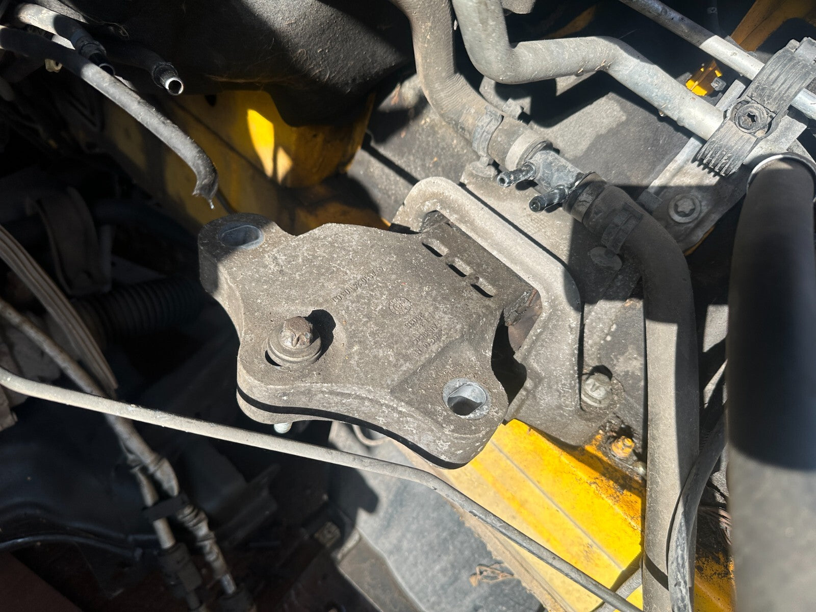 2019 MERCEDES SPRINTER W907 2.1 FWD NS PASSENGER GEARBOX MOUNT BRACKET