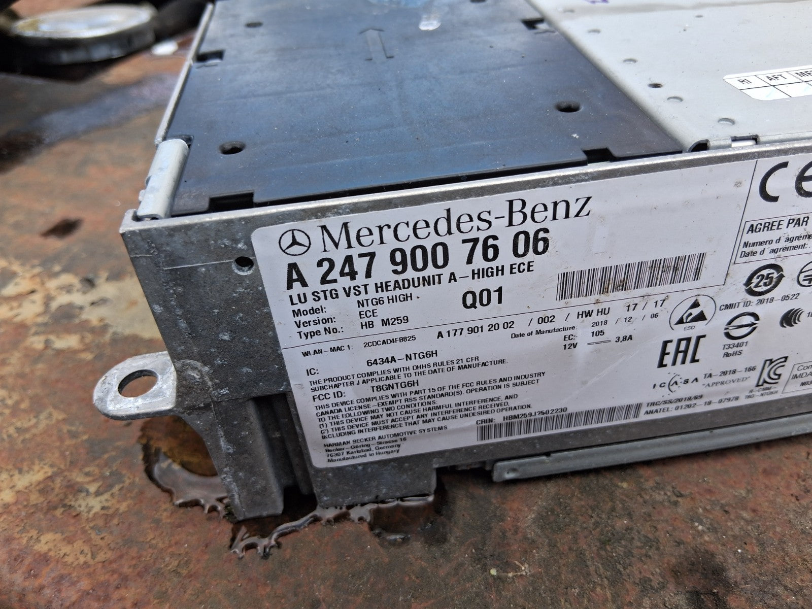 2020 MERCEDES BENZ SPRINTER W907 RADIO SAT NAV STEREO HEAD UNIT A2479007606