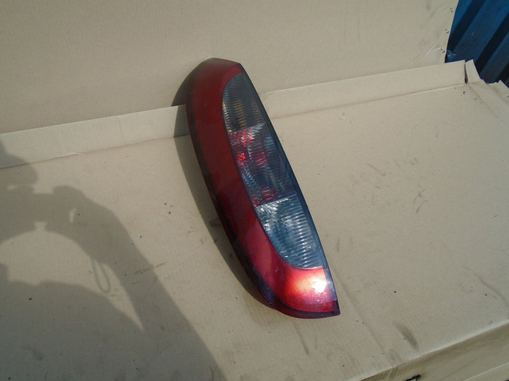 VAUXHALL CORSA C 2004 NSR PASSENGER SIDE REAR BRAKE TAIL LIGHT CLUSTER ASSEMBLY