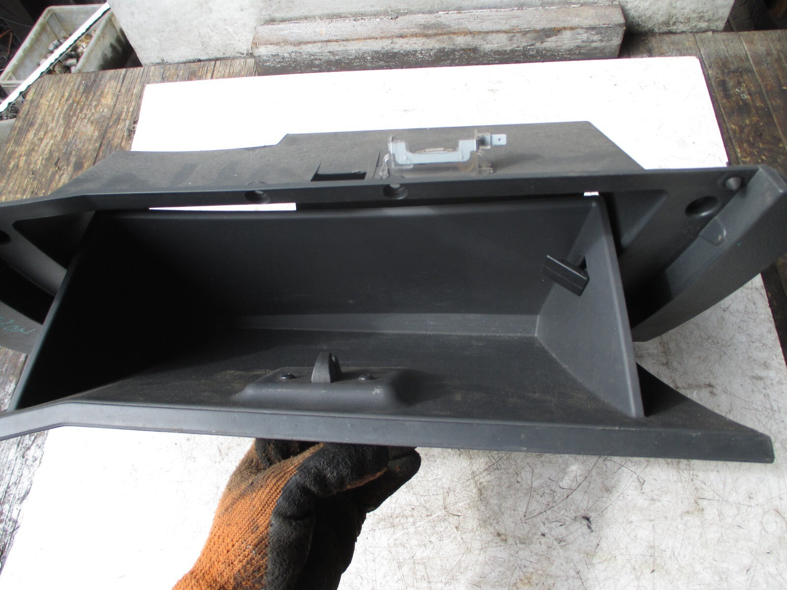 SSANGYONG KYRON 2009 2.0 DIESEL GLOVE BOX & LID DARK GREY 7672009900