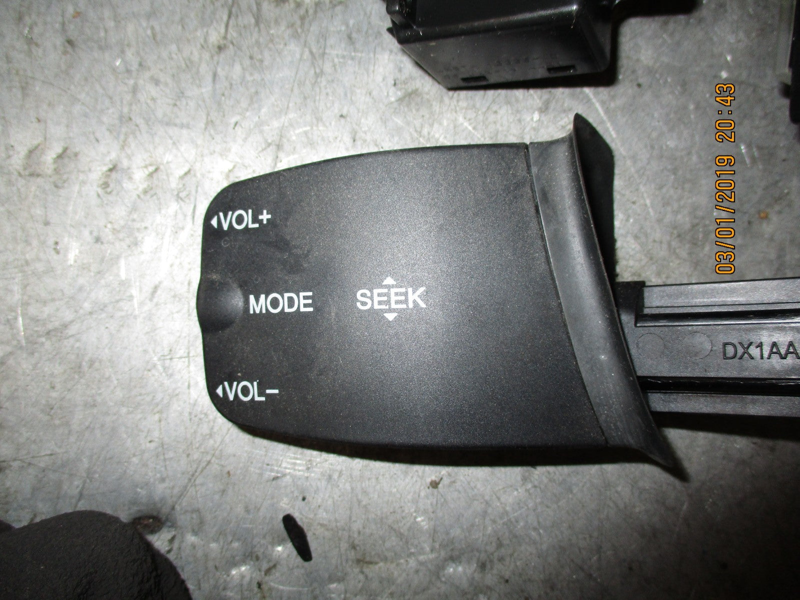 FORD FOCUS C-MAX MK2 INDICATOR WINDSCREEN WIPER STALKS 17D940 758709