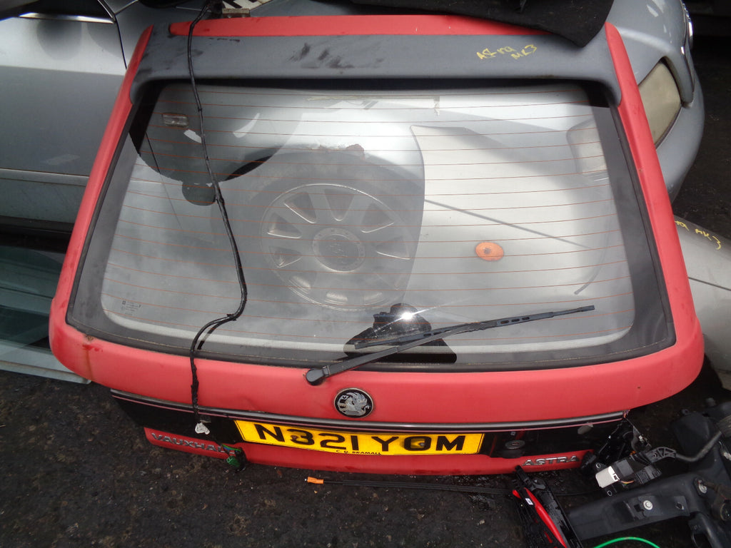 VAUXHALL ASTRA F MK3 1996 REAR COMPLETE BOOTLID TAILGATE SILVER RED