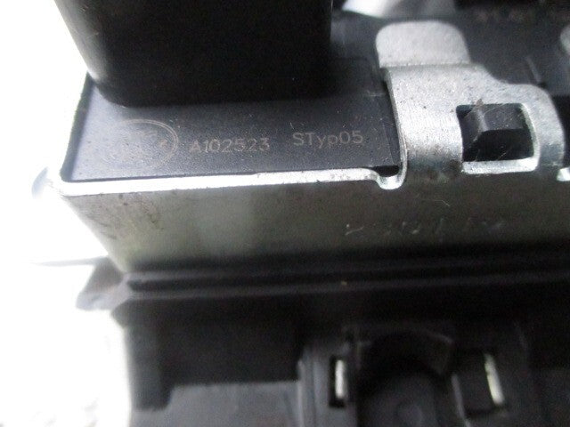 2019 VW GOLF FRONT DOOR LOCK MECHANISM A102523