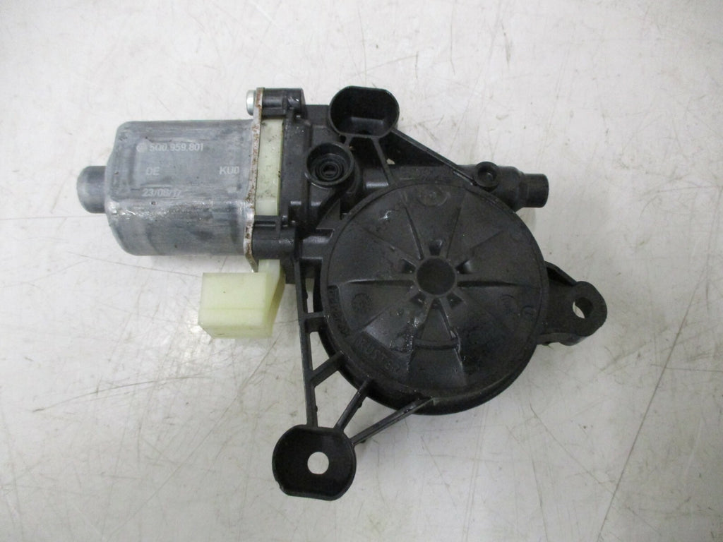 AUDI A3 8V S LINE 2017 OSF DRIVER SIDE FRONT WINDOW MOTOR ONLY 5Q0959801