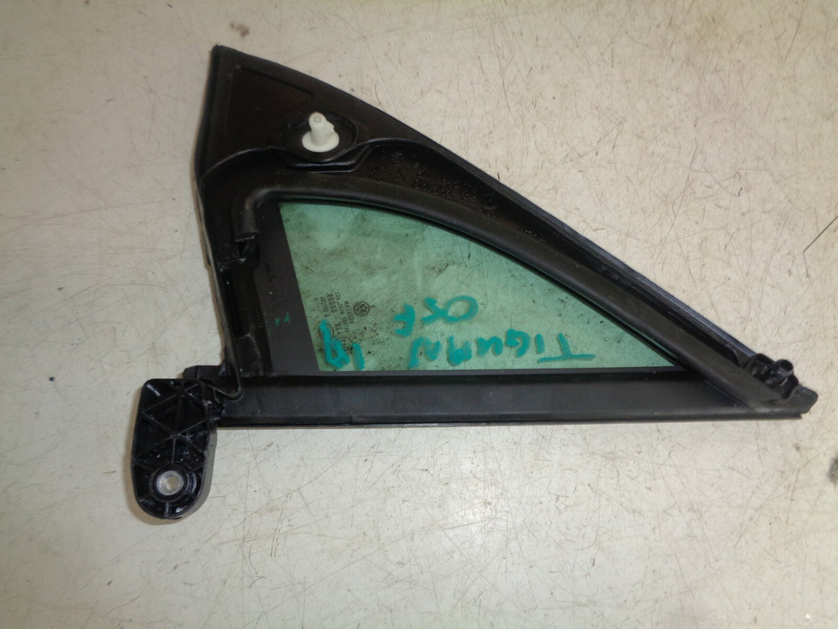 VW VOLKSWAGEN TIGUAN 2017 OSF DRIVER FRONT DOOR WINDOW QUARTER GLASS 5NA845114